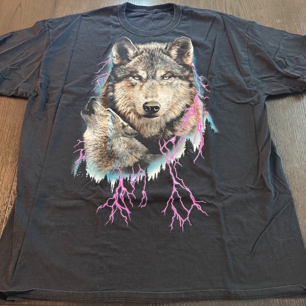 Vintage Style Wolf Graphic T-Shirt Black Pink Lightning Nature Tee Mens XL